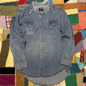 Vintage 90s Wrangler Distressed Faded Double Chest Pocket Long Sleeve Pearl Snap